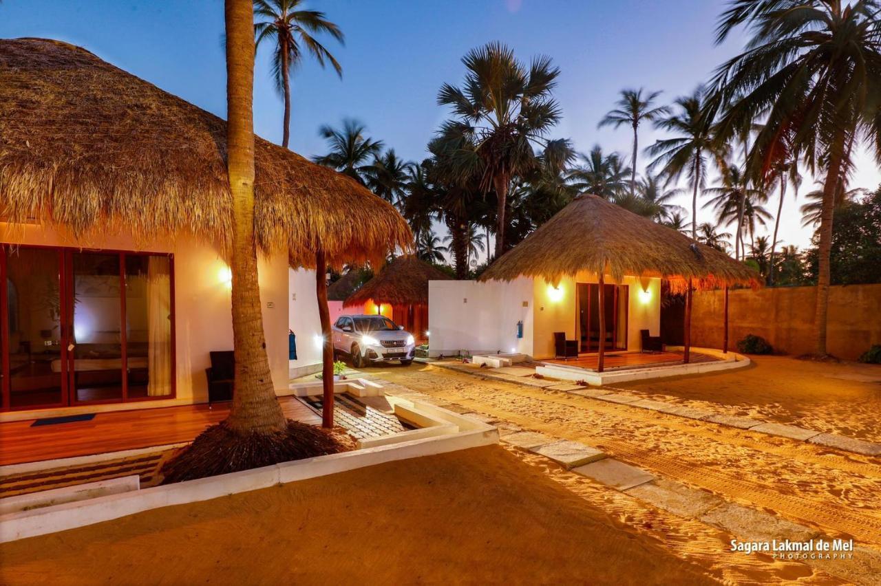 The Blue Lagoon Resort 칼피티야 외부 사진