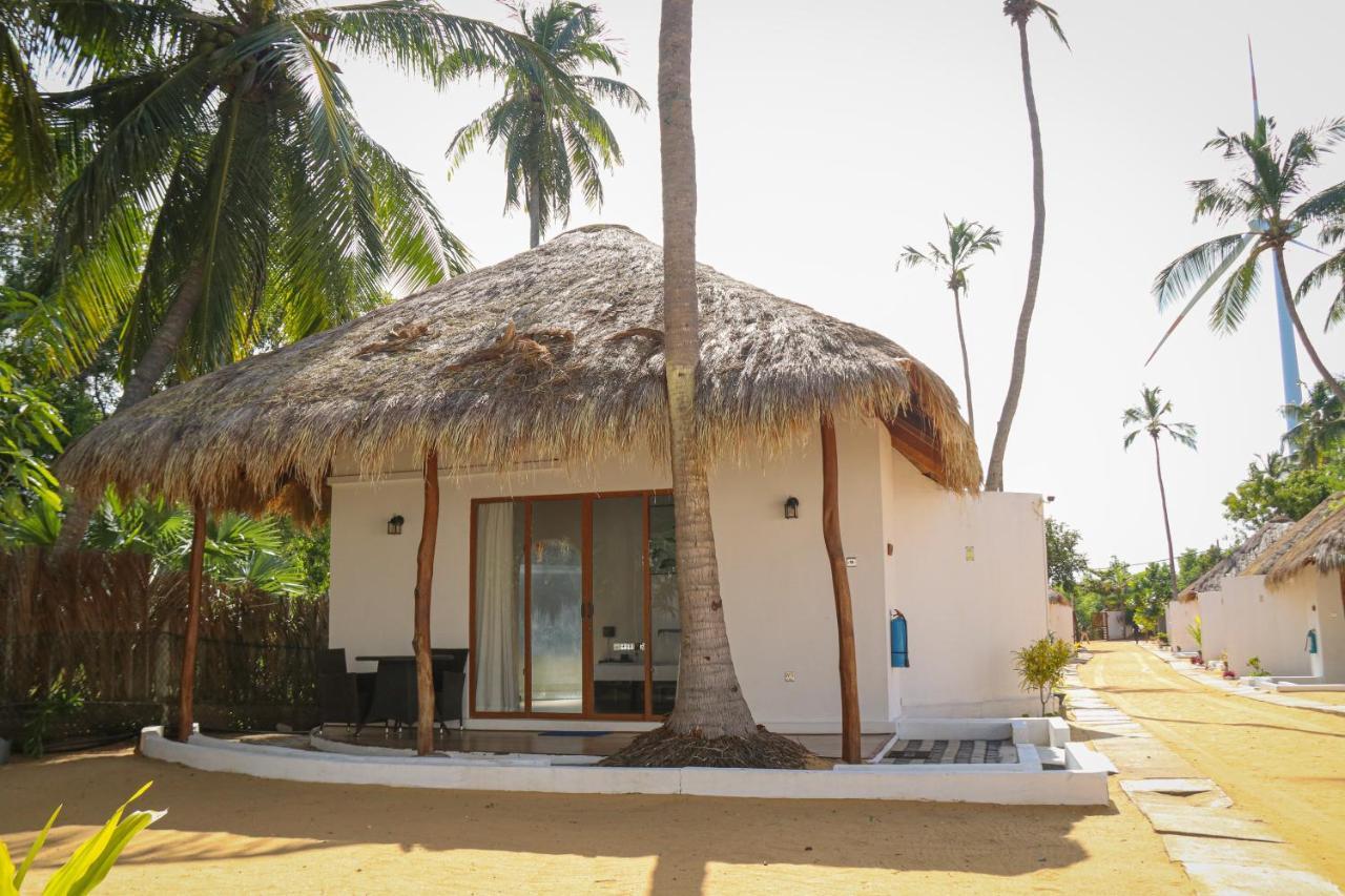 The Blue Lagoon Resort 칼피티야 외부 사진