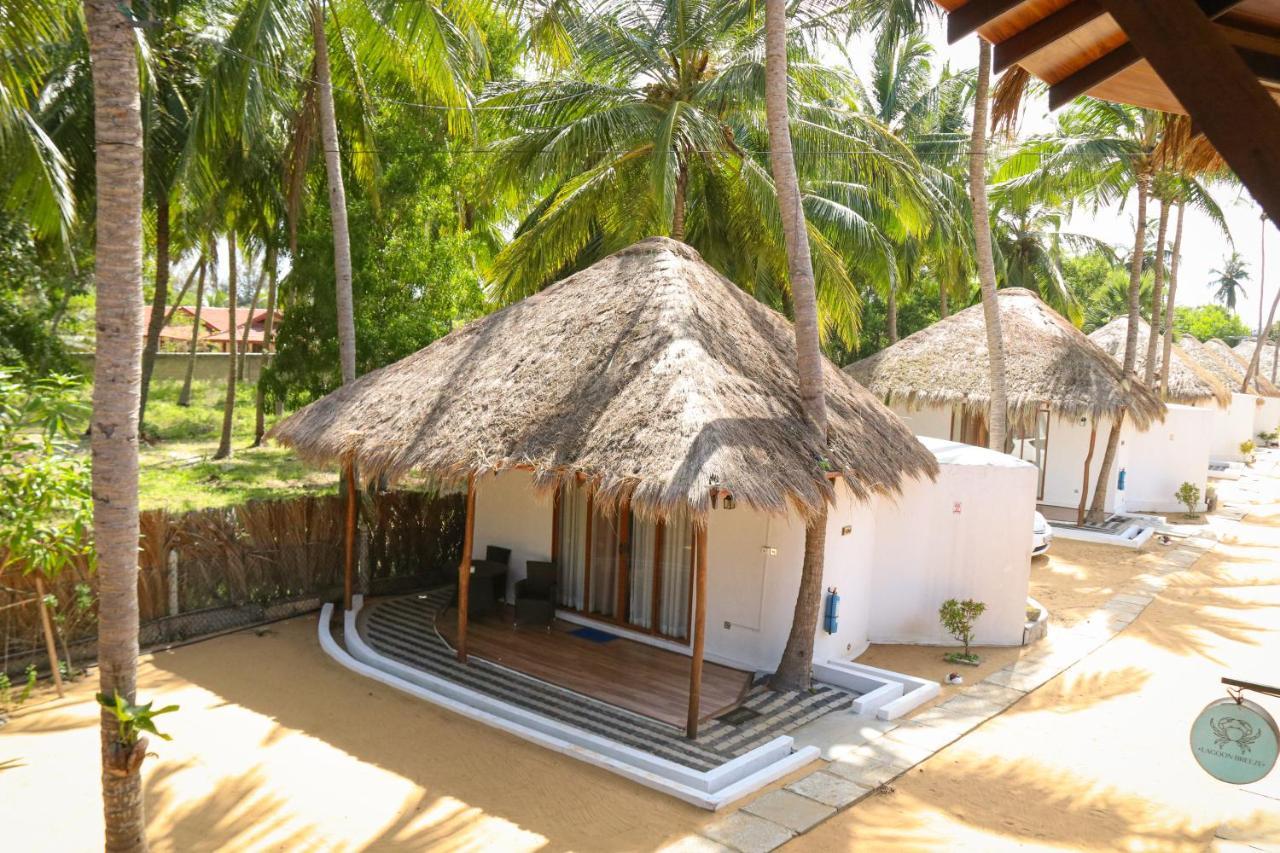 The Blue Lagoon Resort 칼피티야 외부 사진