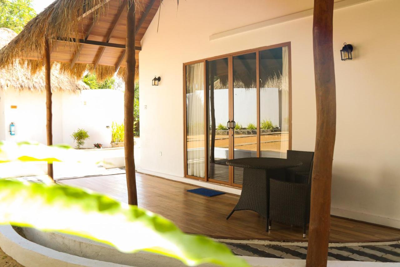 The Blue Lagoon Resort 칼피티야 외부 사진